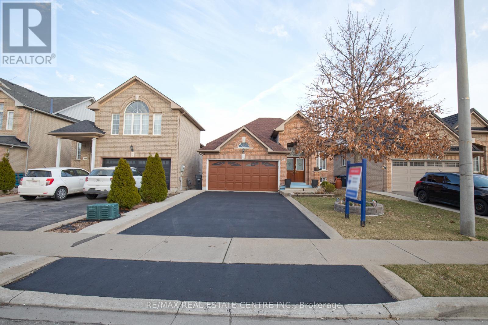 32 Pappain Cres, Brampton, ON L7A 3J8