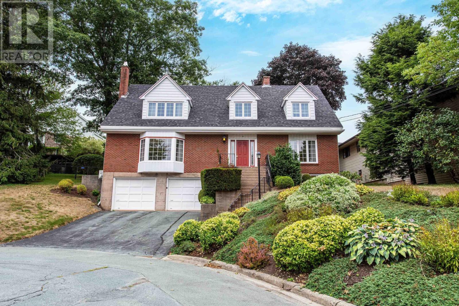 6 Edenbank Ter, Dartmouth, NS B3A 3S4
