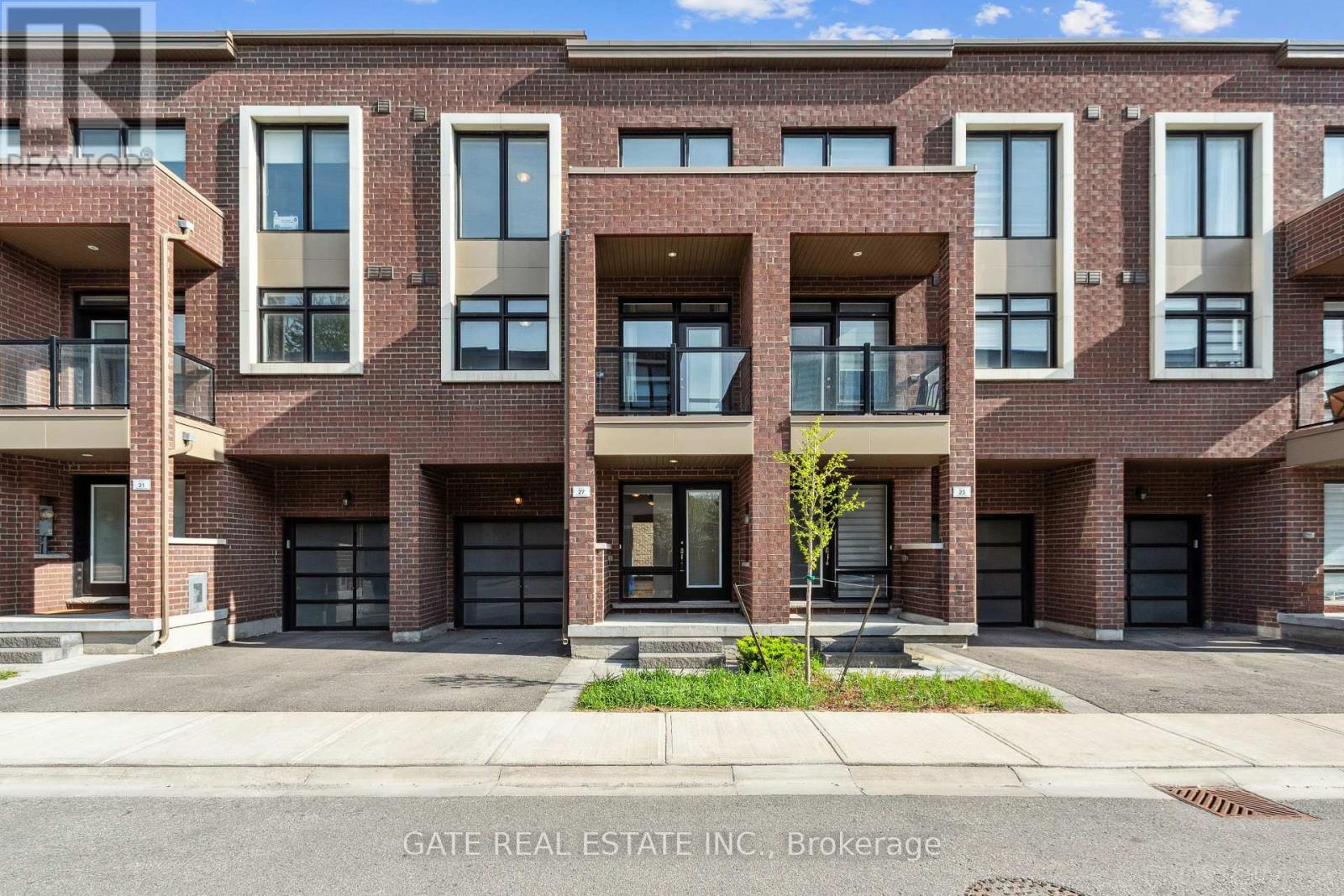 27 Moneypenny Pl, Vaughan, ON L4J 0K9