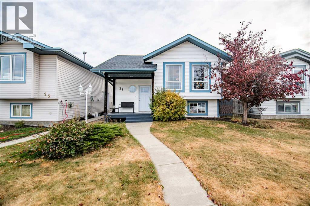 23 Harper Dr, Sylvan Lake, AB T4S 1T4