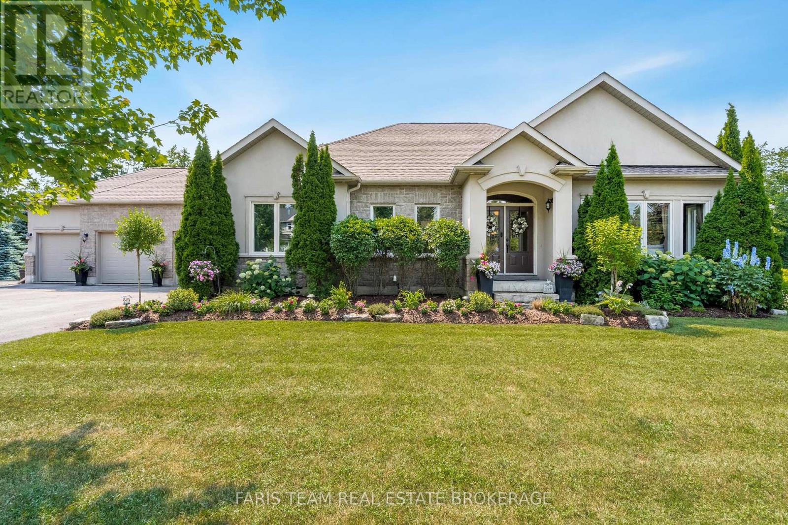 64 Red Oak Cres, Oro-Medonte, ON L0L 2L0
