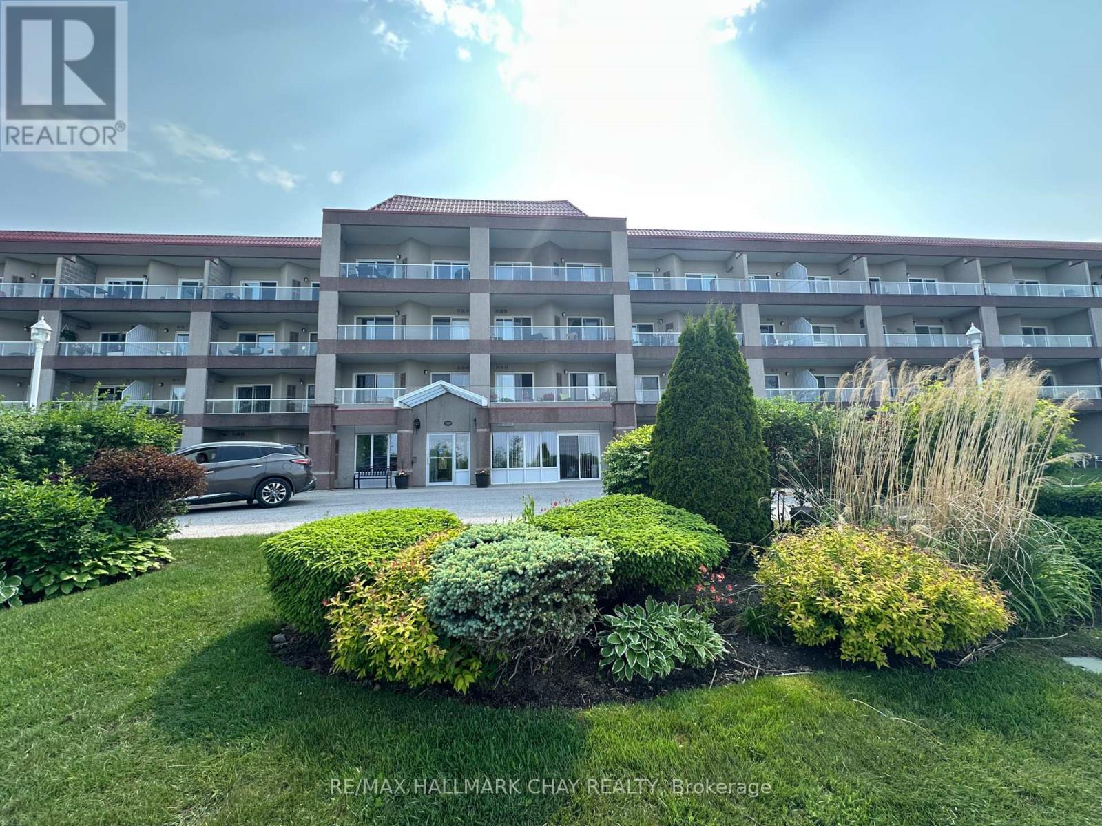 280 Aberdeen Boulevard #403 ph3, Midland, ON L4R 5N4