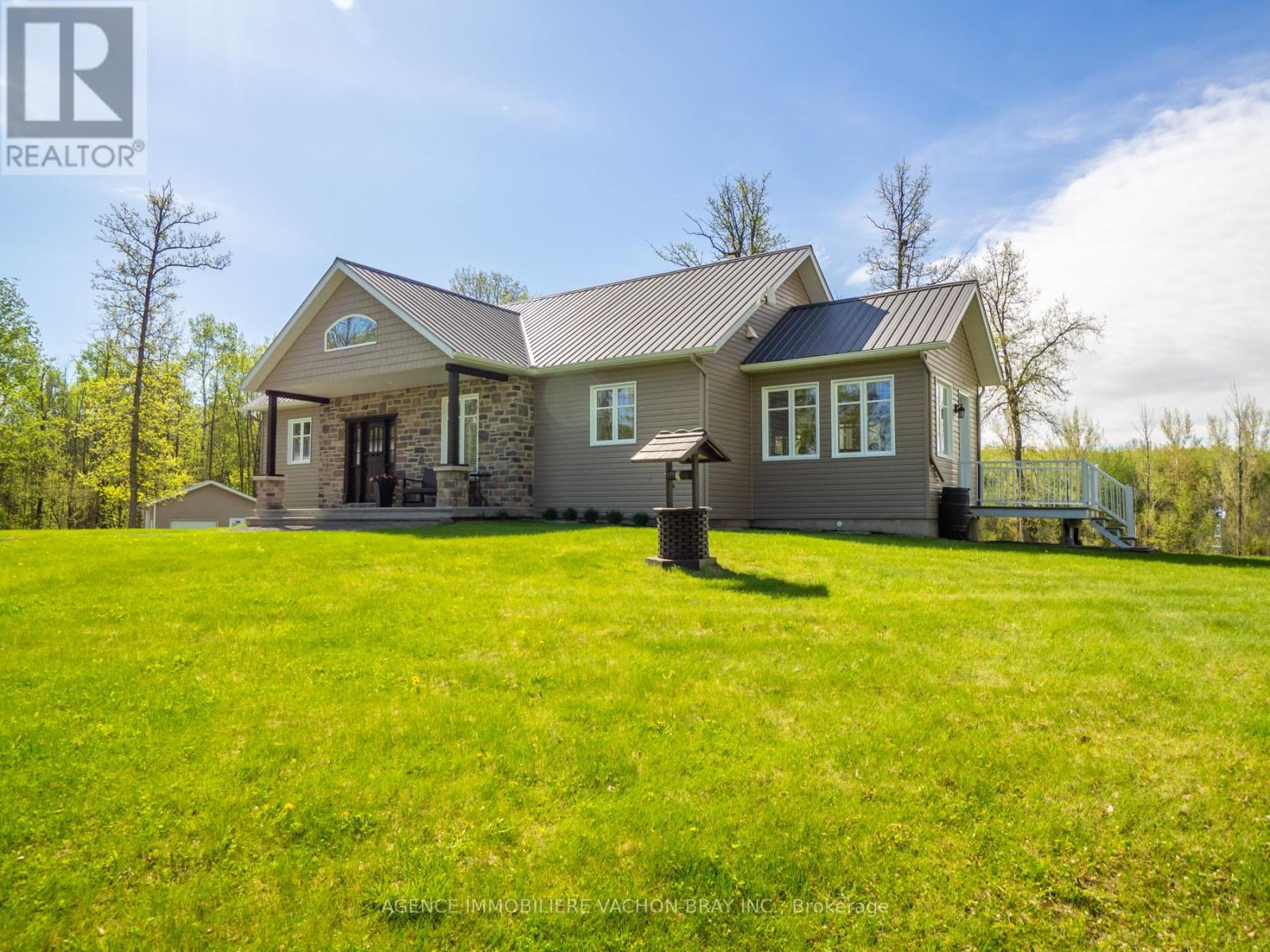 18668 Concession 2 Rd, North Glengarry, ON K0C 1B0