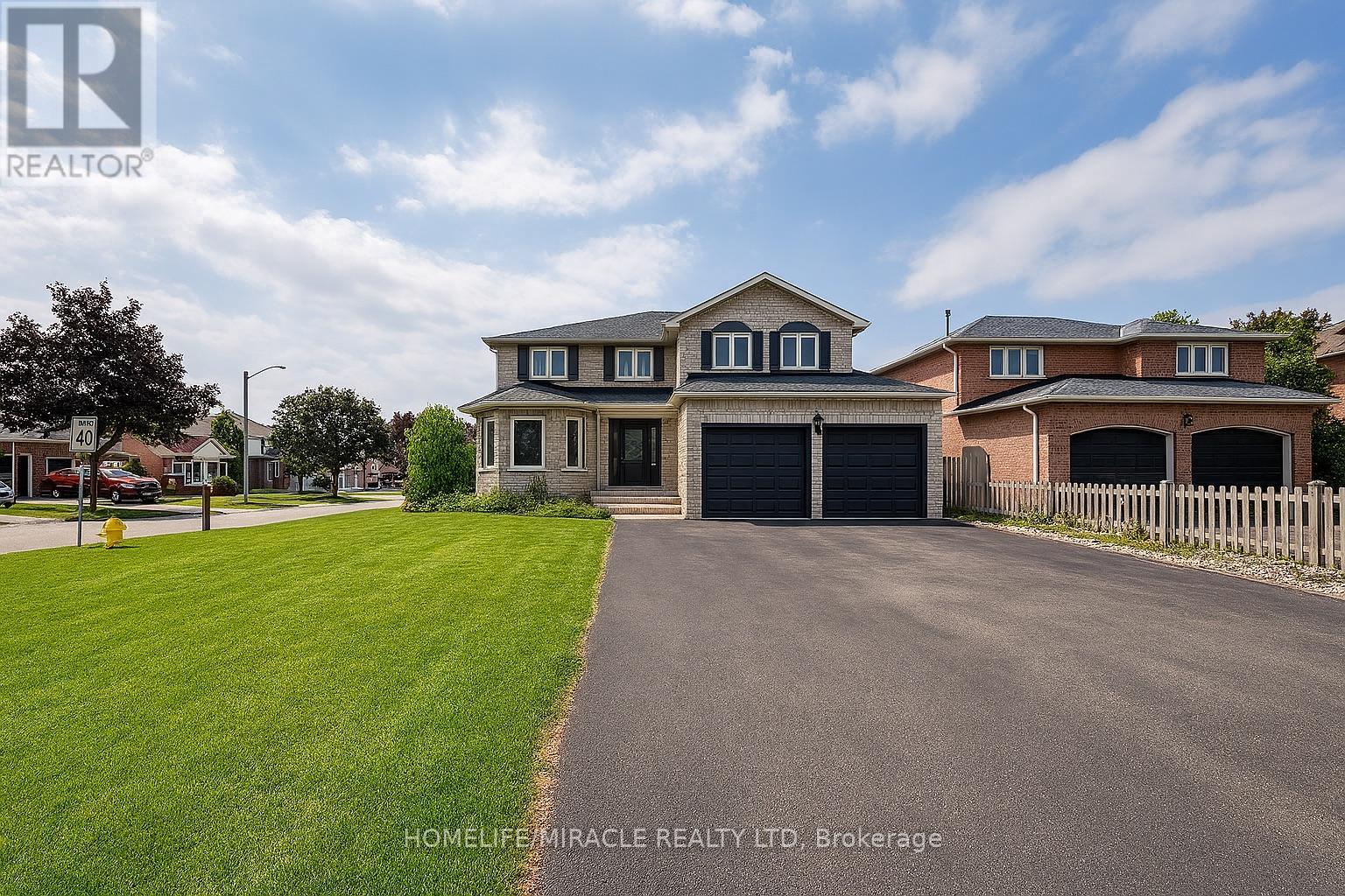 922 Snowbird St, Oshawa, ON L1J 8J8