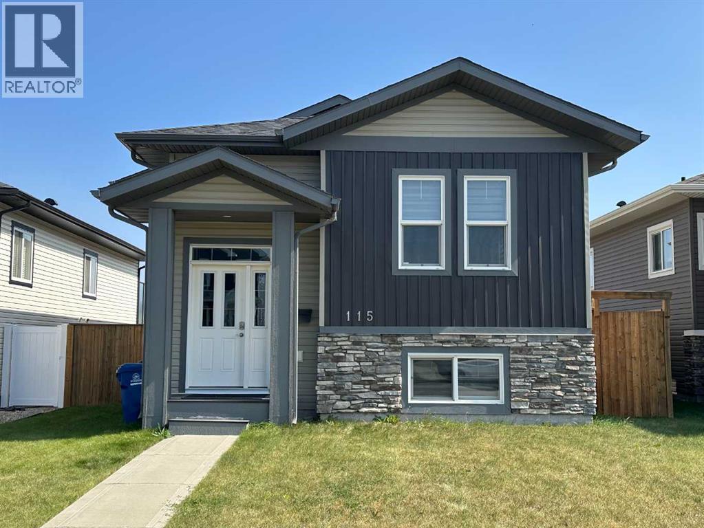115 Aurora Hts, Blackfalds, AB T4M 0M6