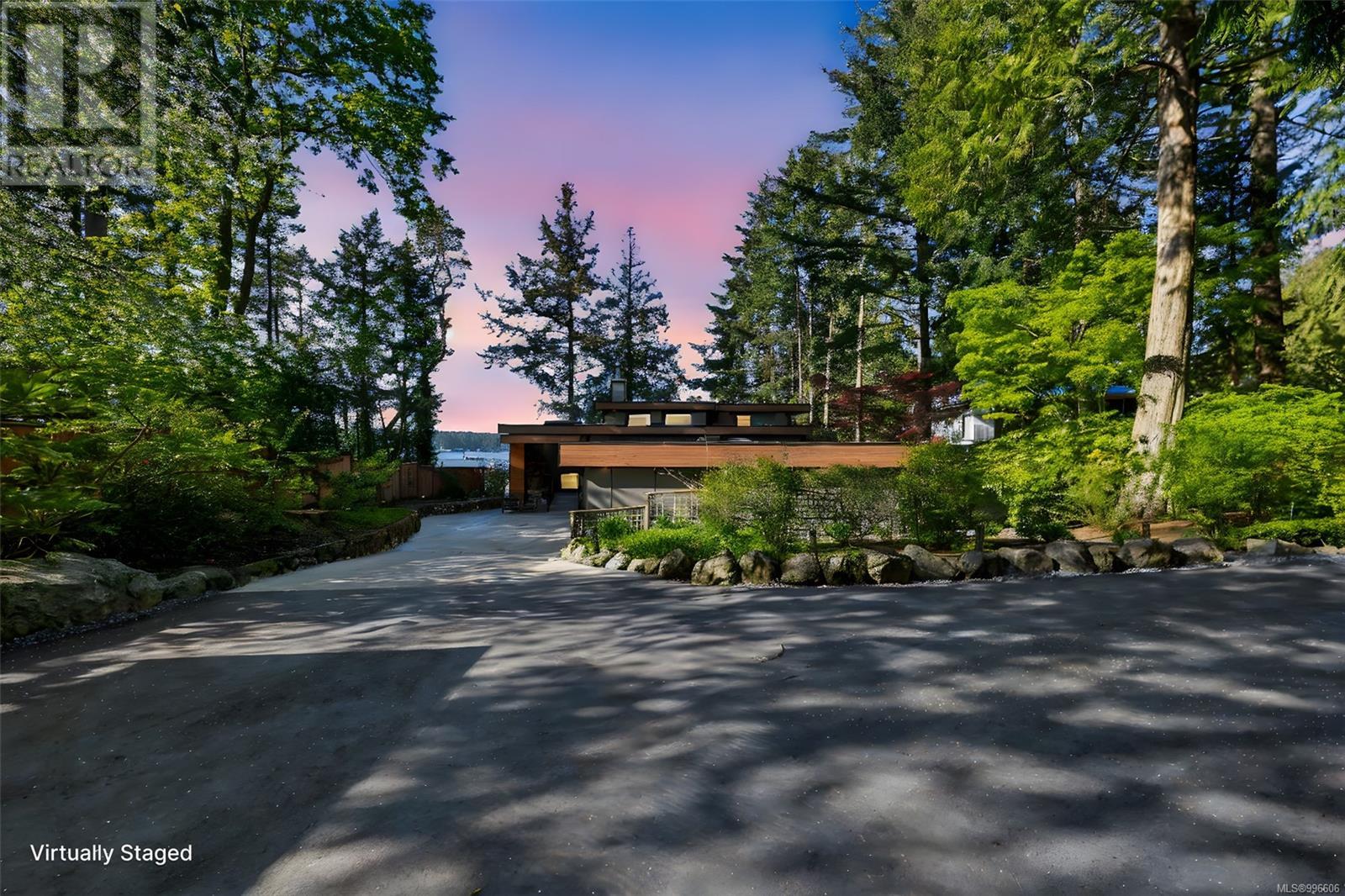 2250 Dolphin Rd, North Saanich, BC V8L 5Y7