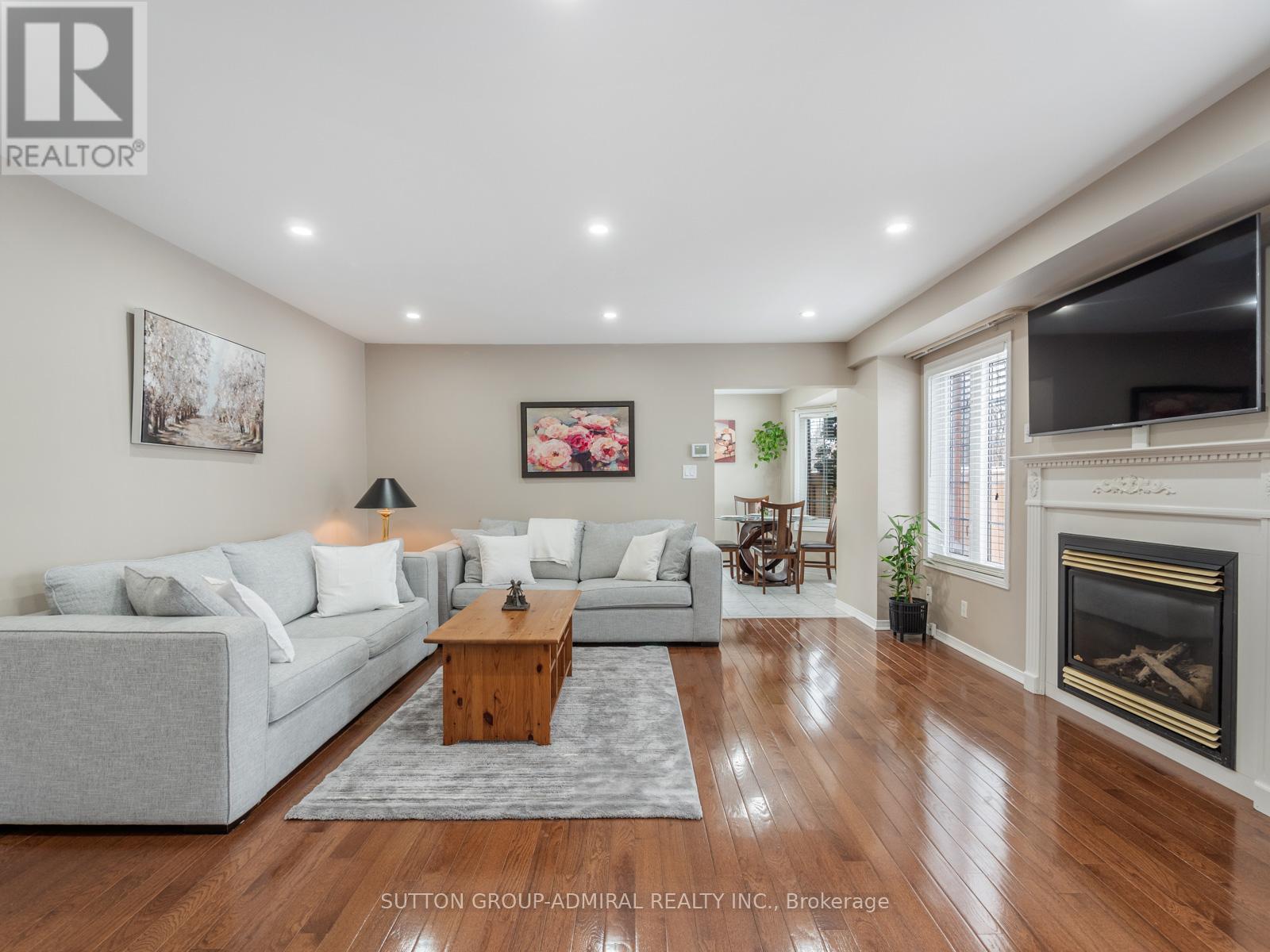 2 Marathon Ave, Vaughan, ON L4K 5G9