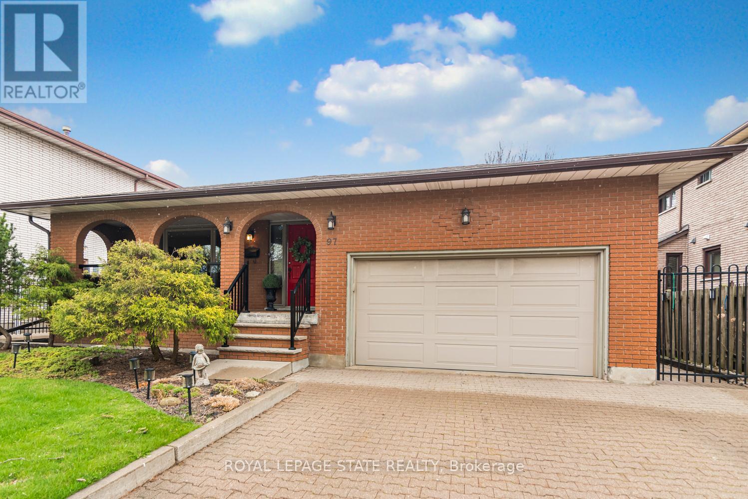 97 Albion Falls Blvd, Hamilton, ON L8W 1R4