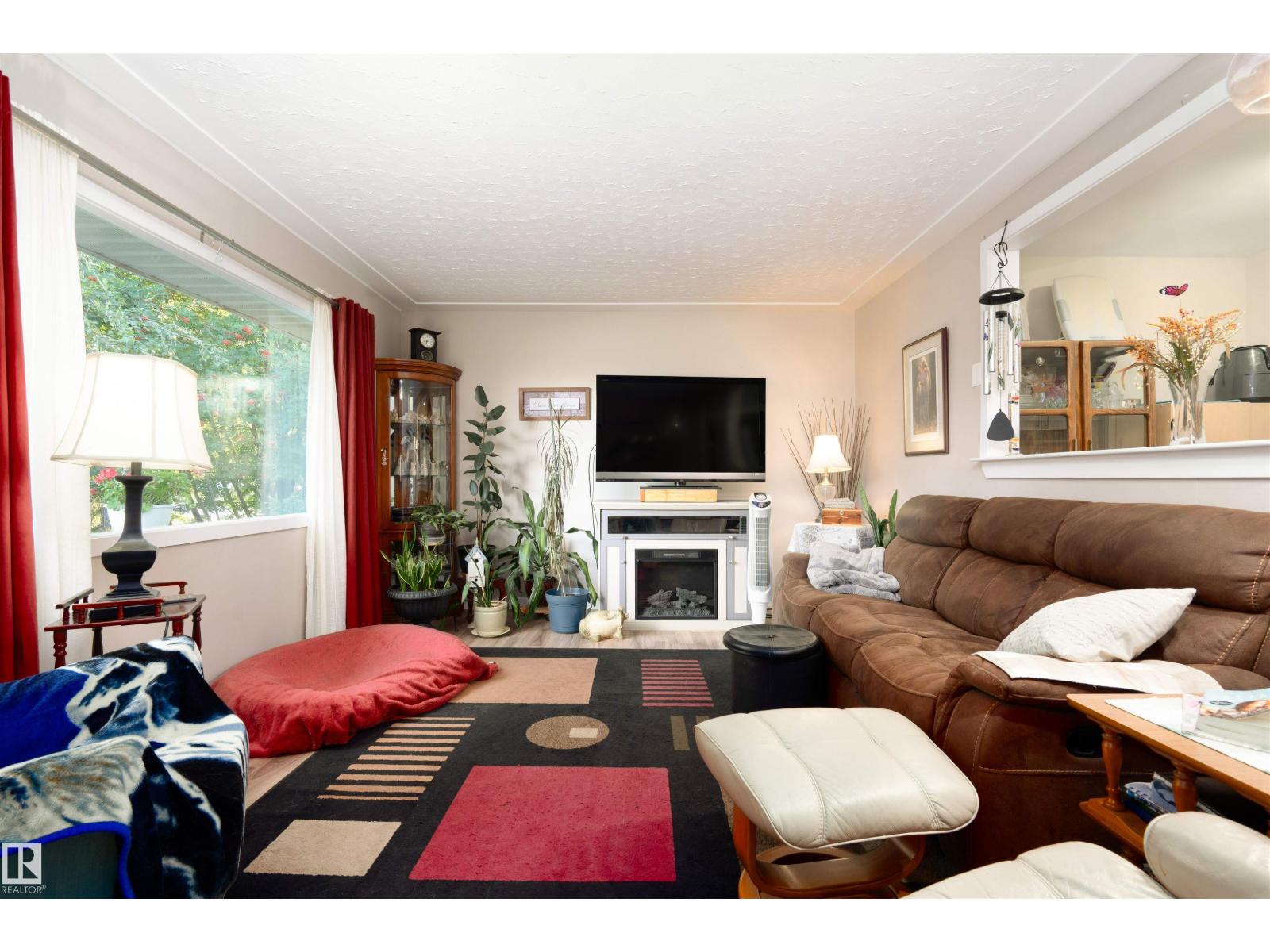 136 Av Nw Unit 10324, Edmonton, AB T5E 1W1