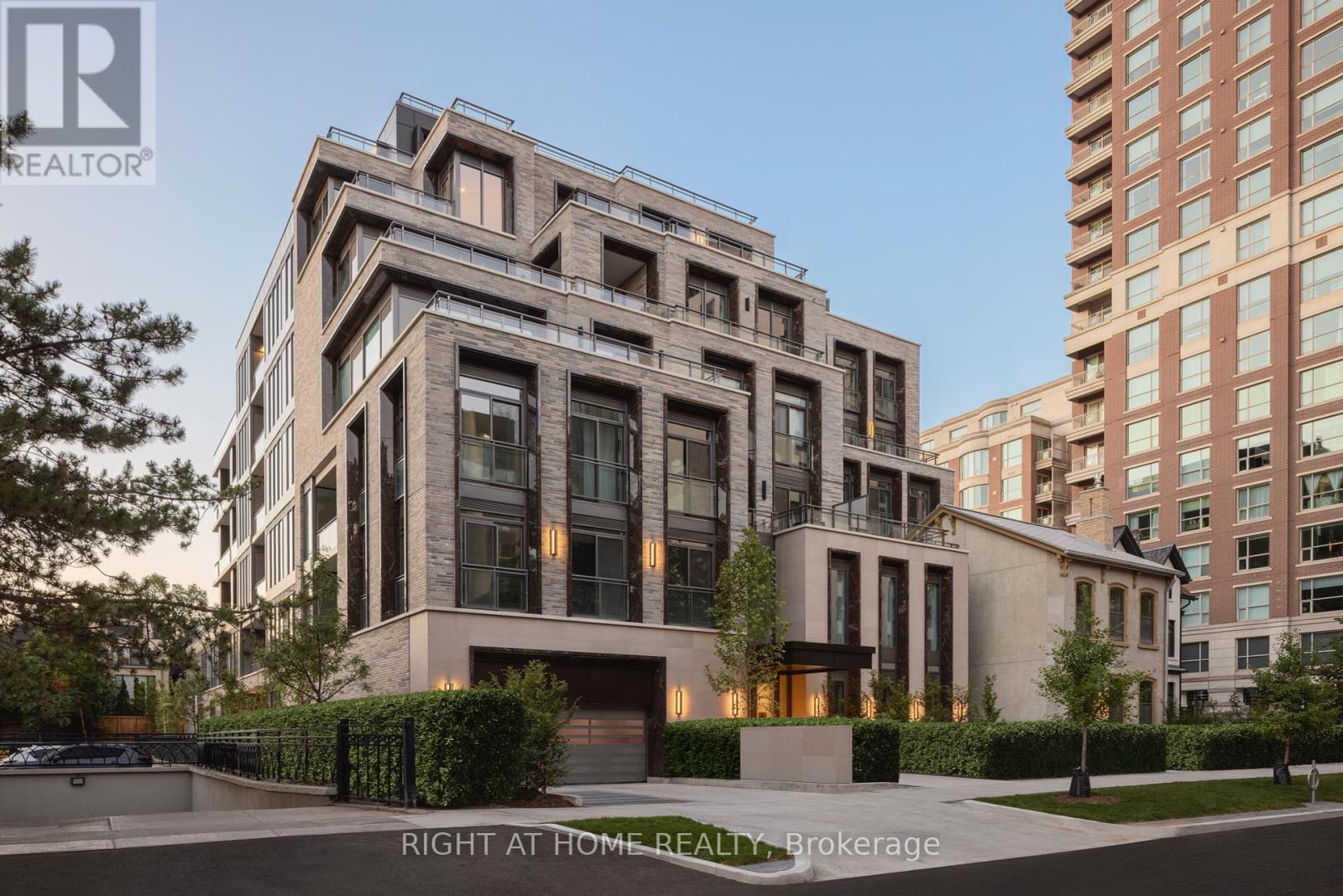 404 10 Prince Arthur Ave, Toronto, ON M5R 1A9