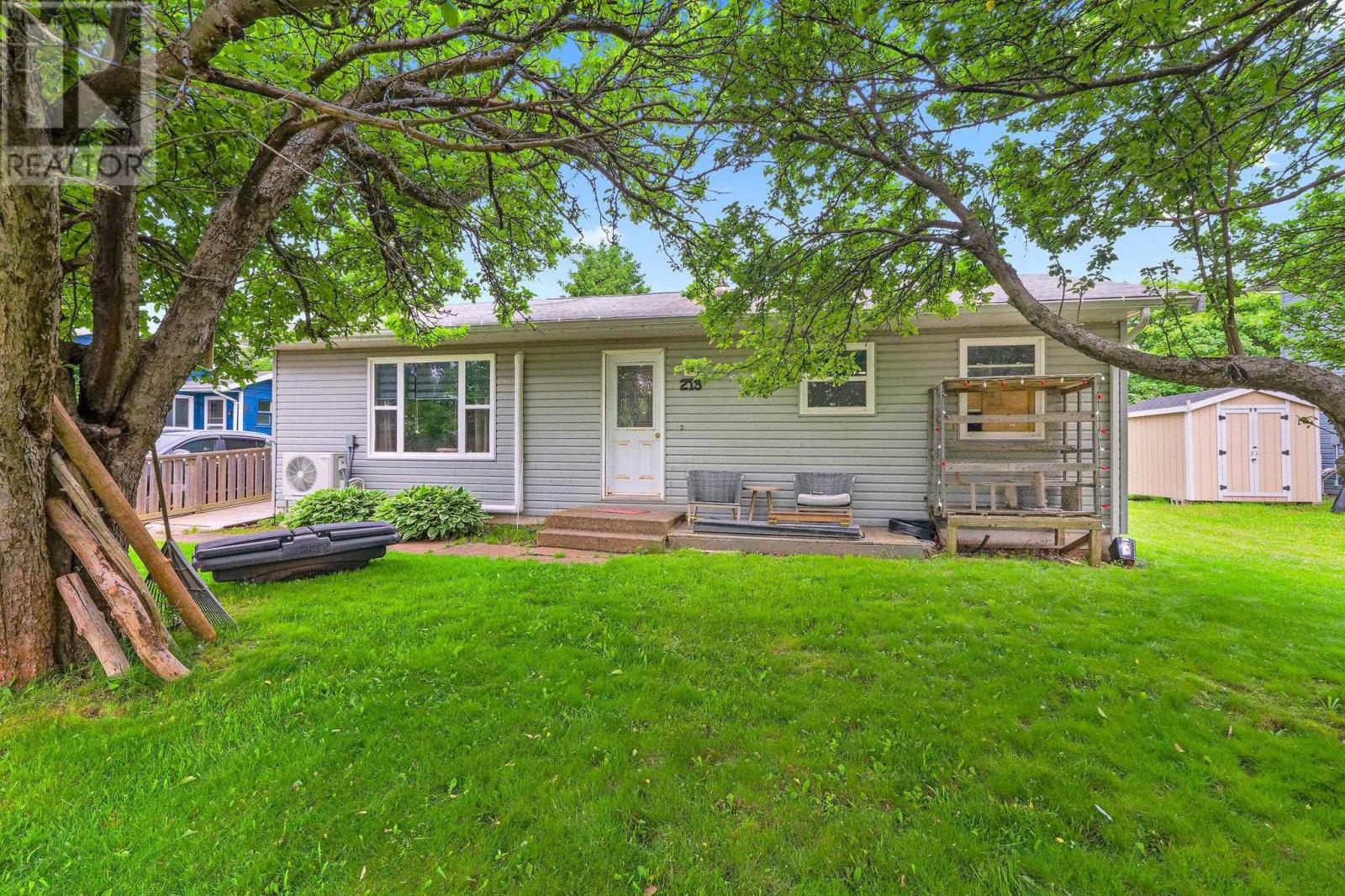 213 Patterson Dr, Charlottetown, PE C1A 8J2