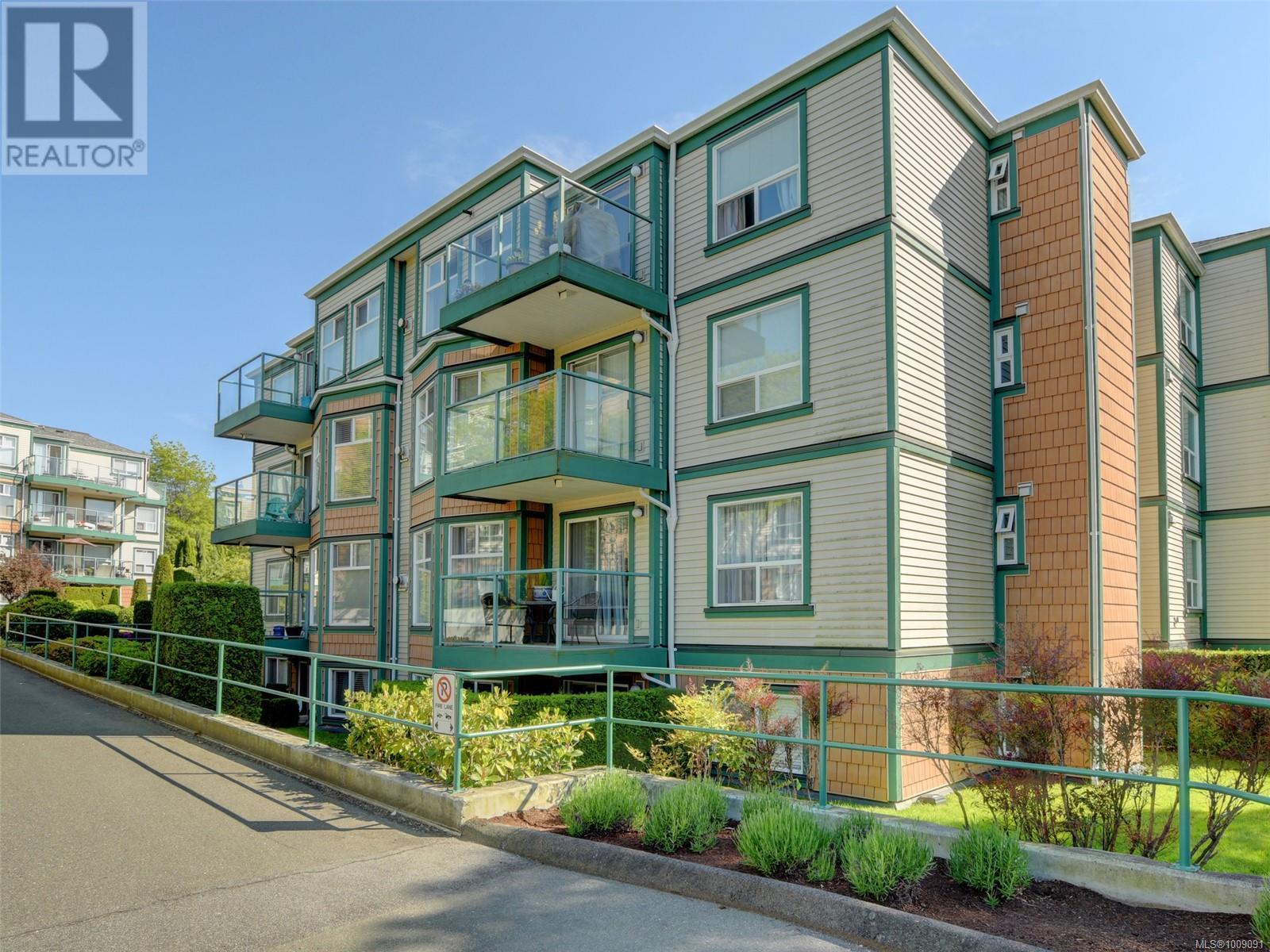894 Vernon Ave Unit 210 Ave, Saanich, BC V8X 2W6