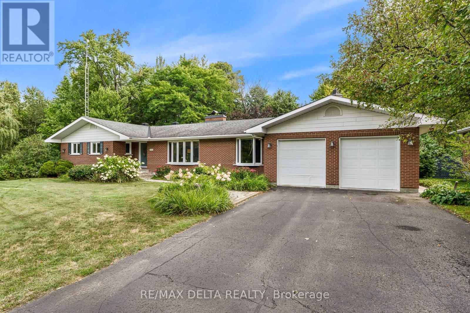 1115 Golf Club Rd N, Champlain, ON K6A 2R2