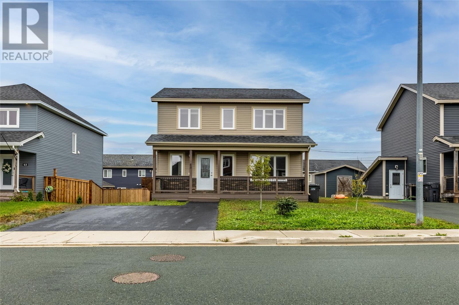 45 Challenger Cres, Paradise, NL A1L 4B9