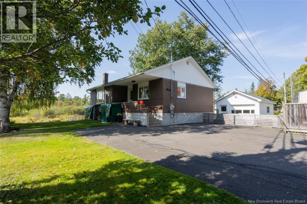 325-12 Canada, Fredericton, NB E3A 4A3