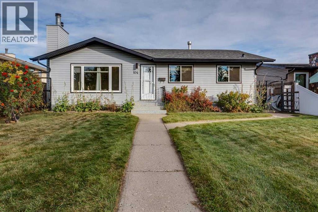 104 Nash St, Red Deer, AB T4P 1P2