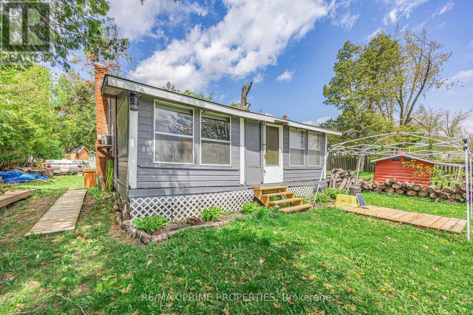 1947 Woods Bay Rd, Severn, ON L3V 6H3
