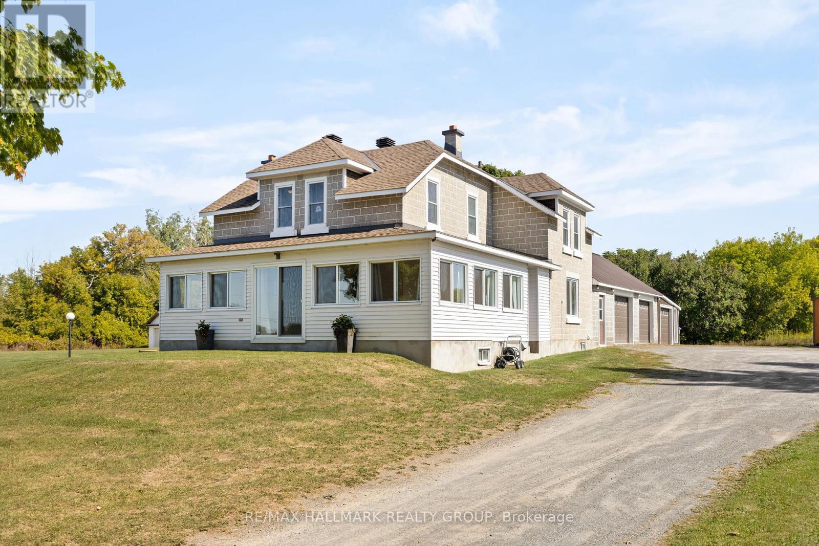 5349 Bowesville Rd, Ottawa, ON K1X 1B8