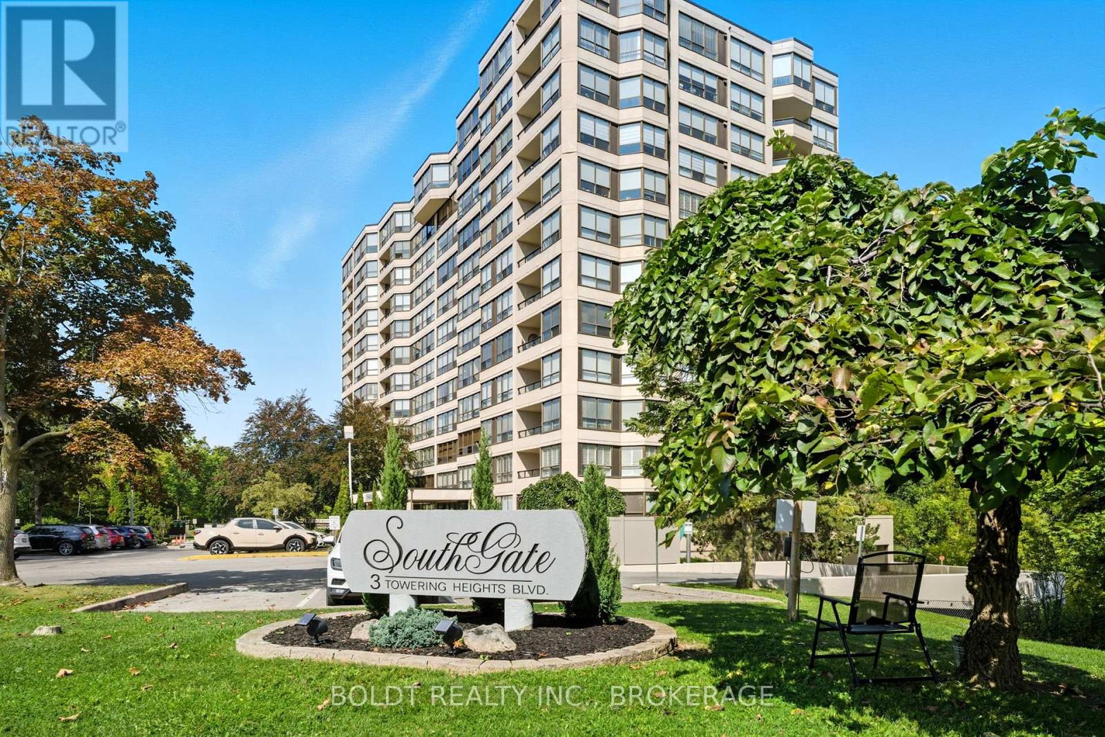 501 3 Towering Heights Blvd, St. Catharines, ON L2T 4A4