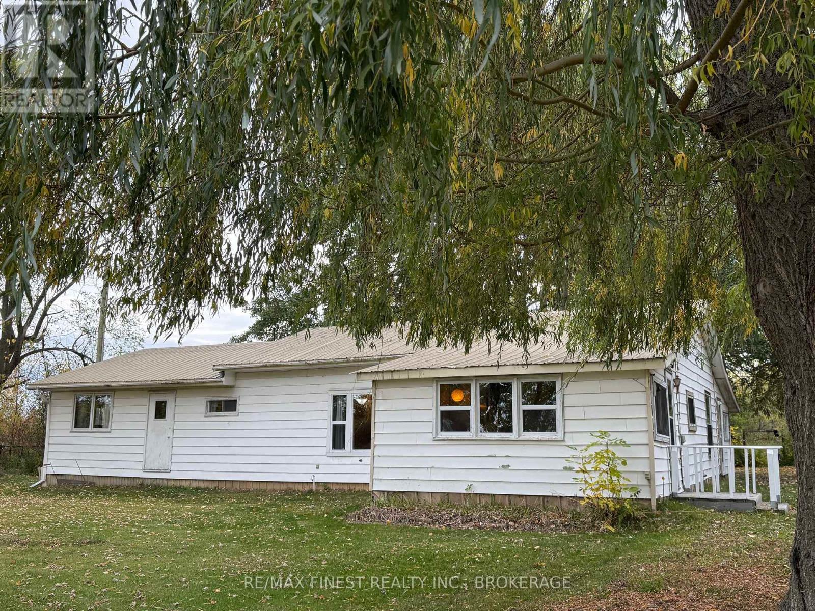 1623 Road 96, Frontenac Islands The Islands, ON K0H 2Y0