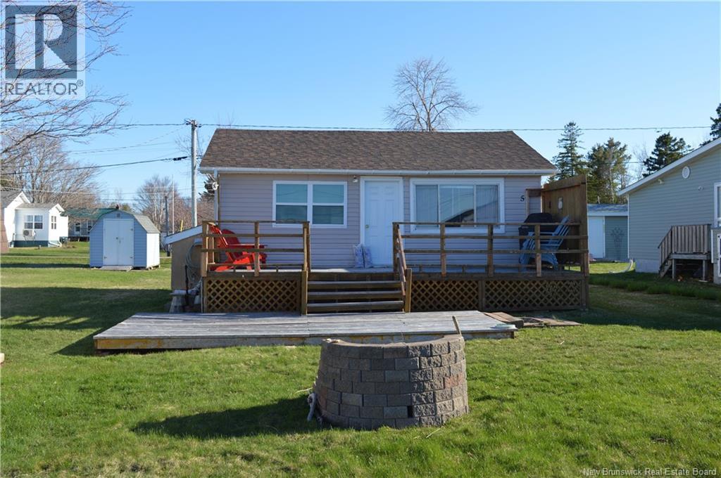 5 Stemarie St, Grand-barachois, NB E4P 8N4