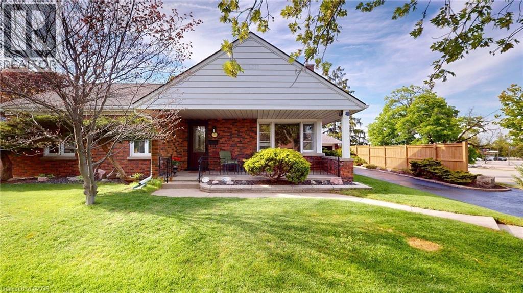 134 Queensway Dr, Brantford, ON N3R 4X3