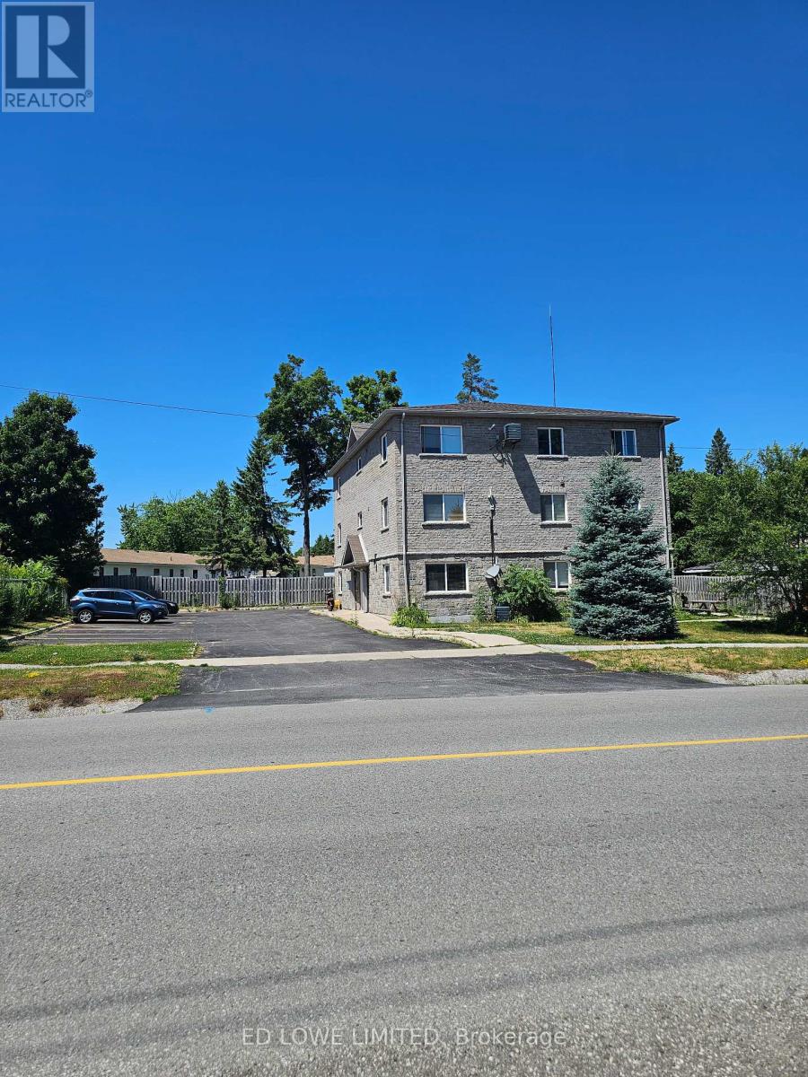 82 Fittons Rd E, Orillia, ON L3V 2J5