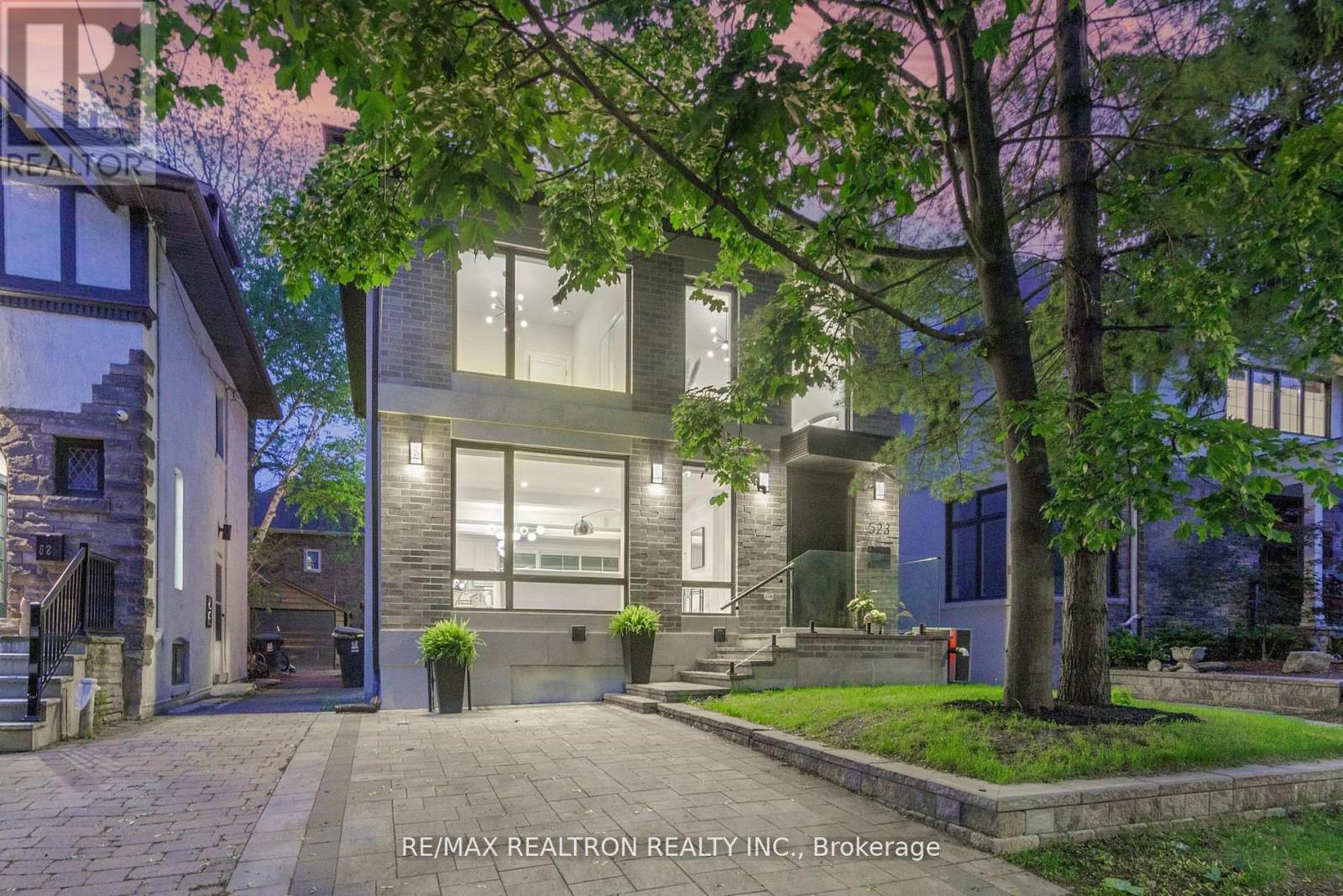 523 Briar Hill Ave, Toronto, ON M5N 1N1