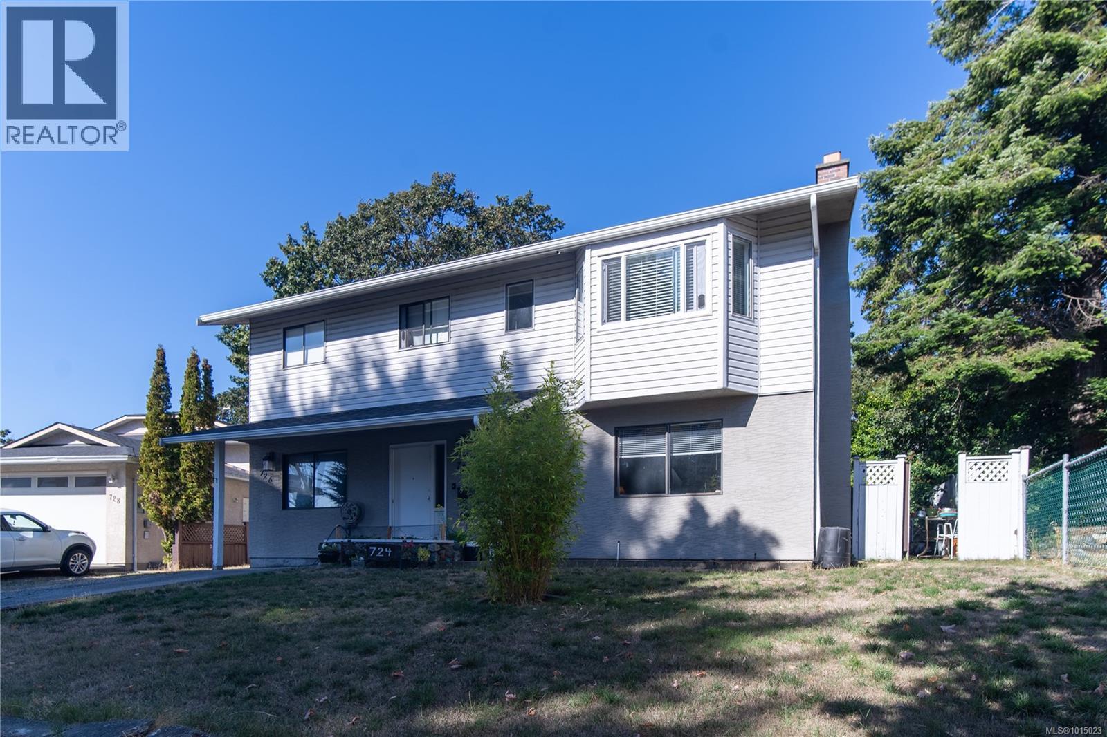 724 Stancombe Pl, Esquimalt, BC V9A 7E6
