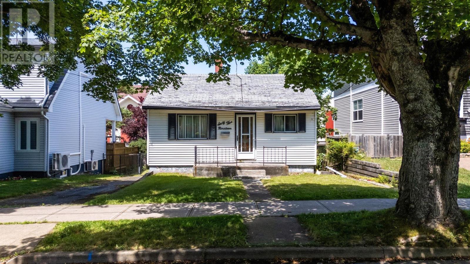 6519 Chester Ave, Halifax, NS B3L 2P5