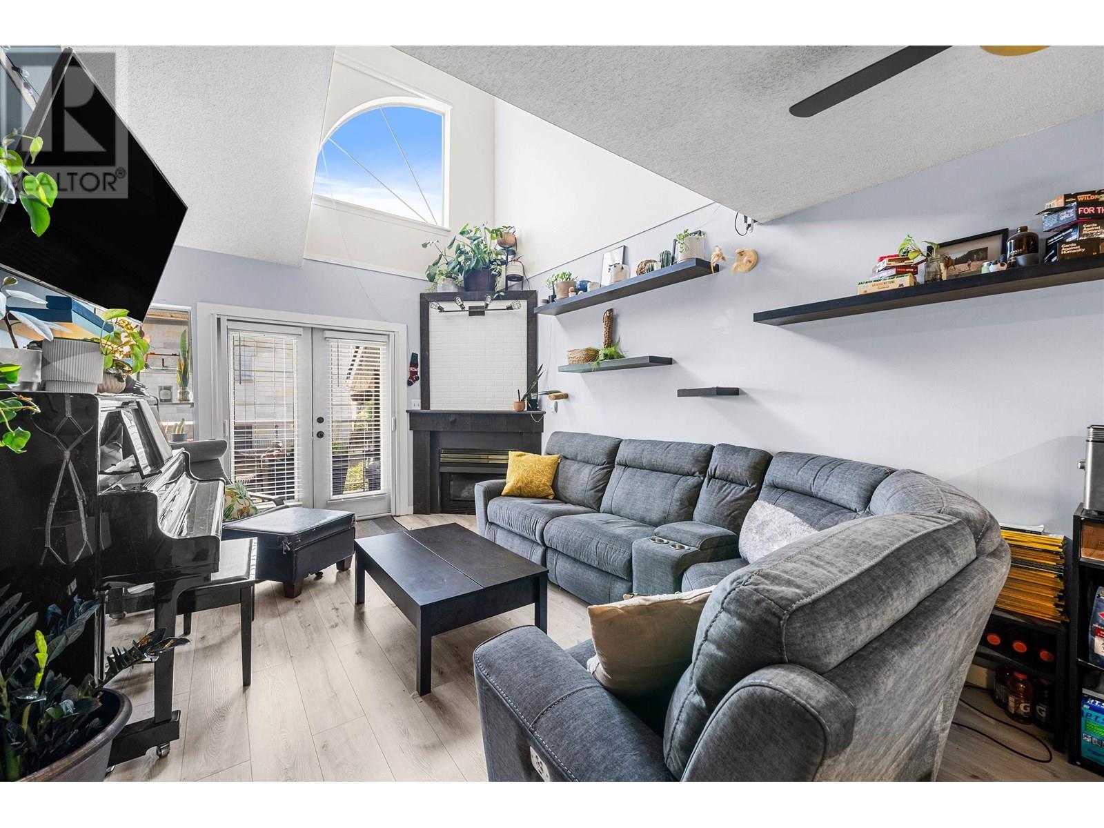 74 Miner Street Unit 212, New Westminster, BC V3L 5N6