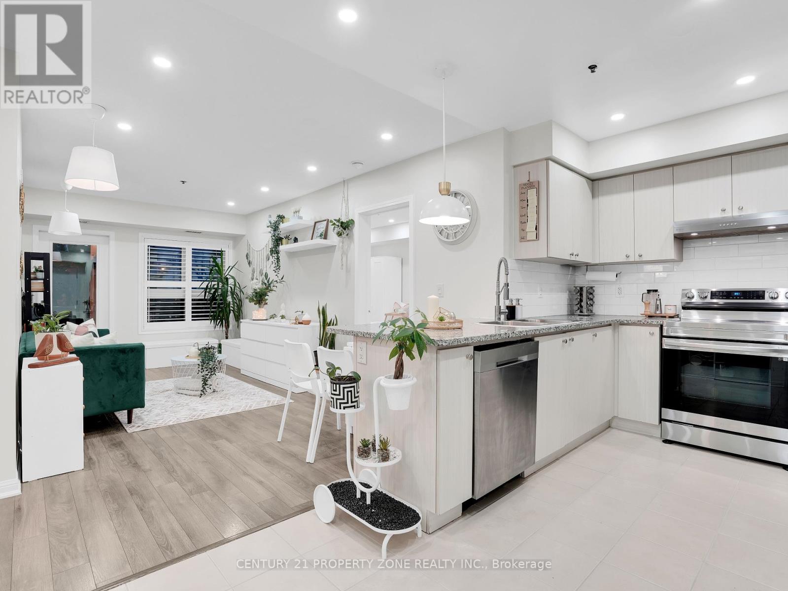 205 70 Baycliffe Cres, Brampton, ON L7A 3Z4