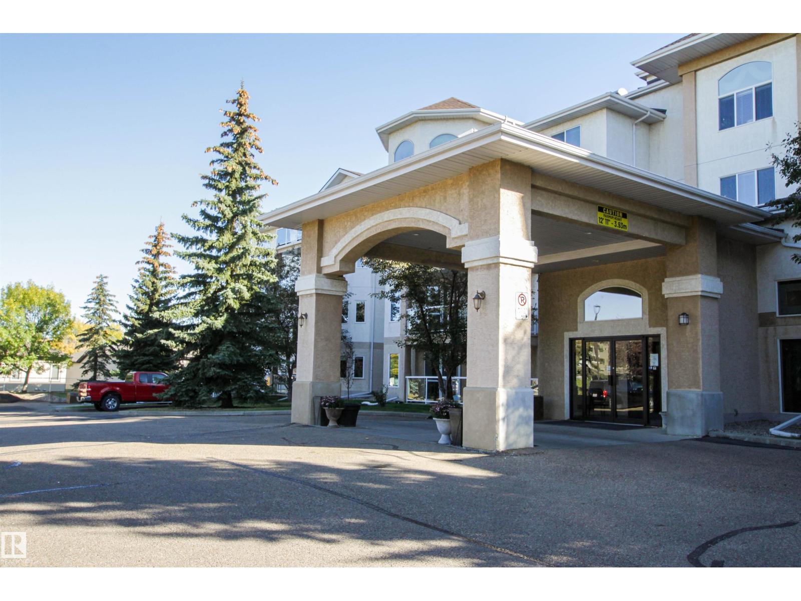 69 Crystal Ln #404, Sherwood Park, AB T8H 2E9