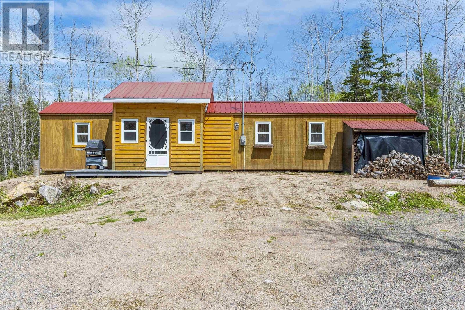 782 Waterloo Ave, Waterloo Lake, NS B0S 1P0