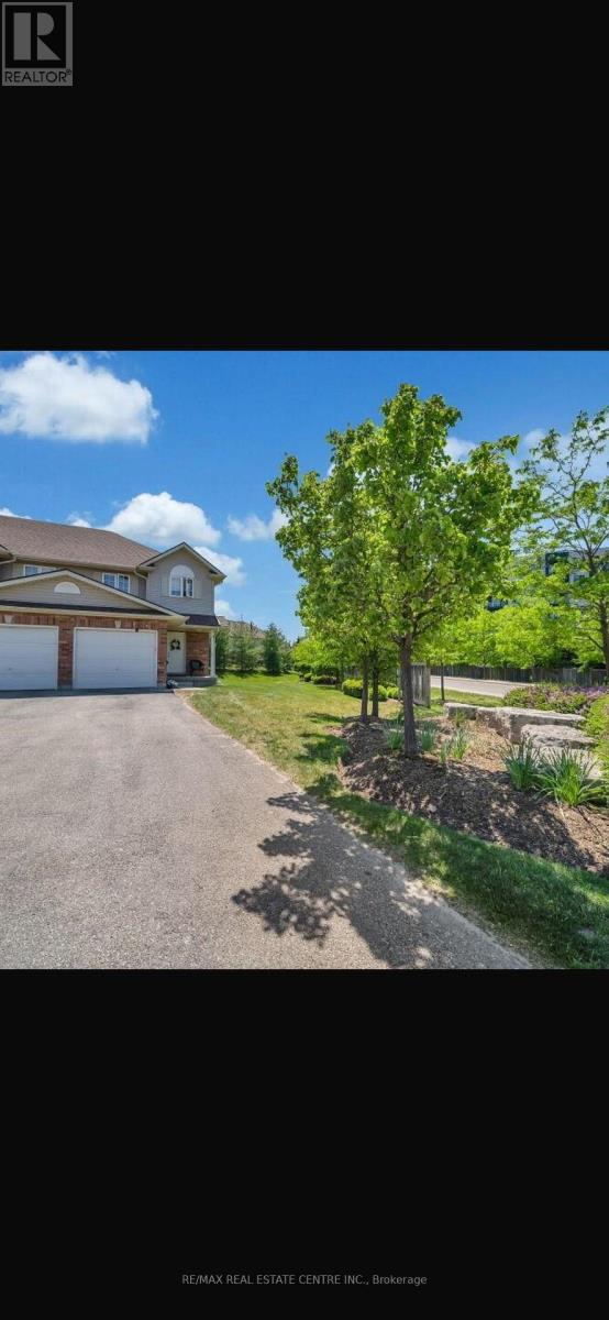 30 Fallowfield Dr, Kitchener, ON N2C 0A8