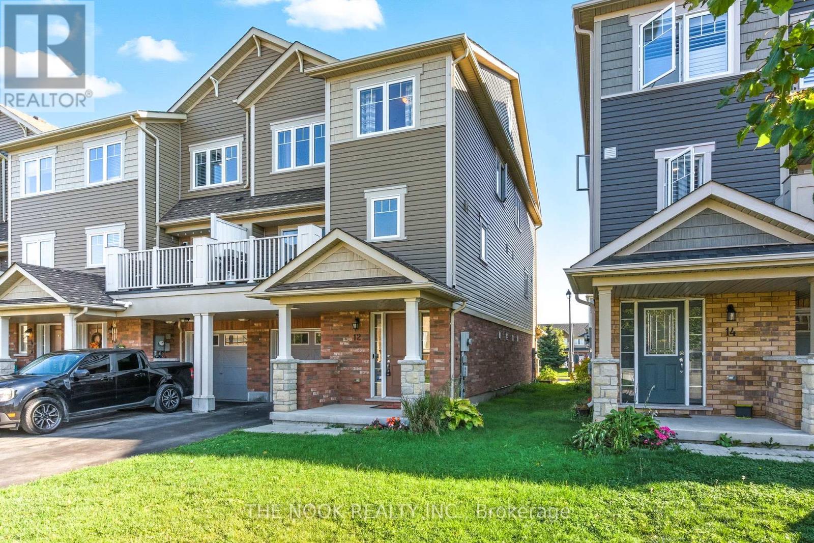 12 Tabaret Cres, Oshawa, ON L1L 0G5