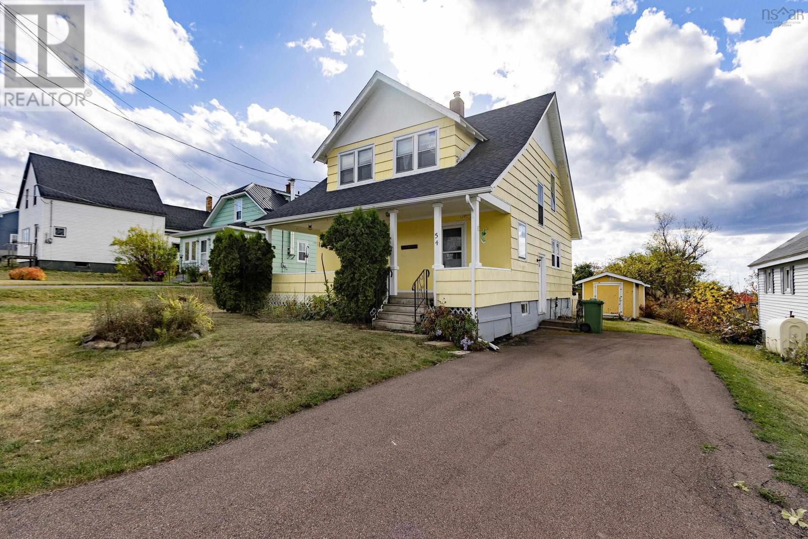 54 Wolsley St, Springhill, NS B0M 1X0