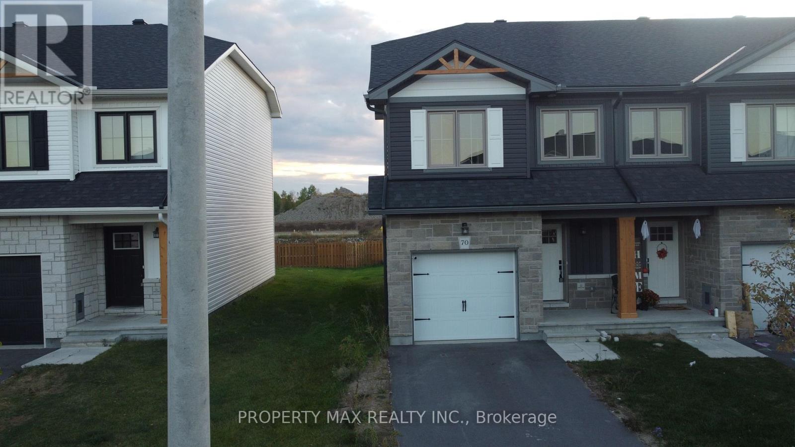 70 Staples Blvd, Smiths Falls, ON K7A 0A5