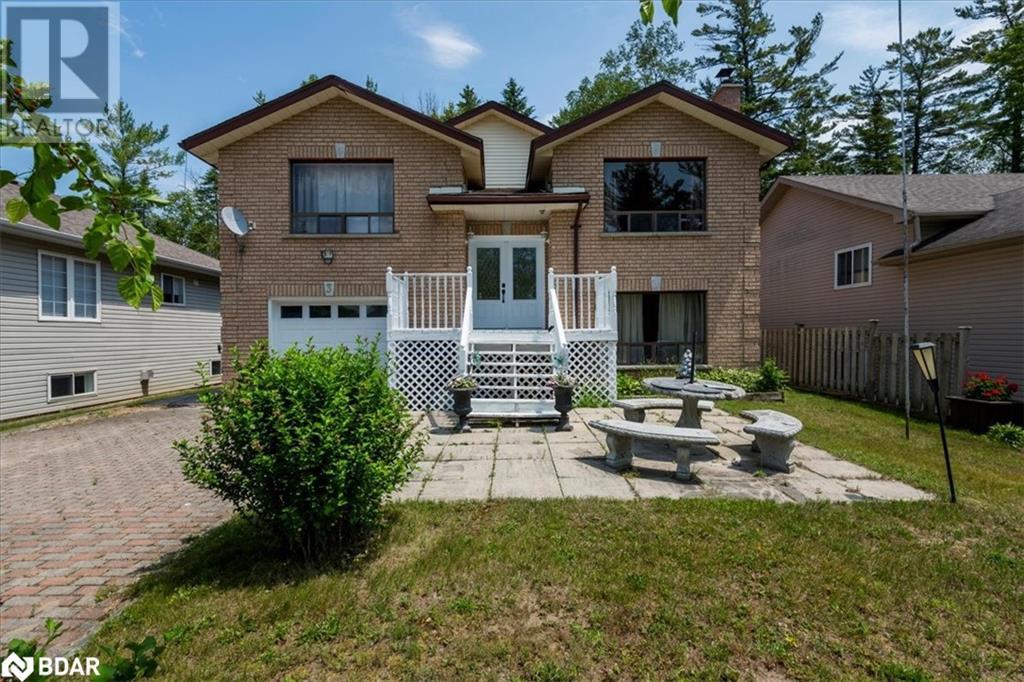 3 51st Street South, Wasaga Beach, ON L9Z 1X5