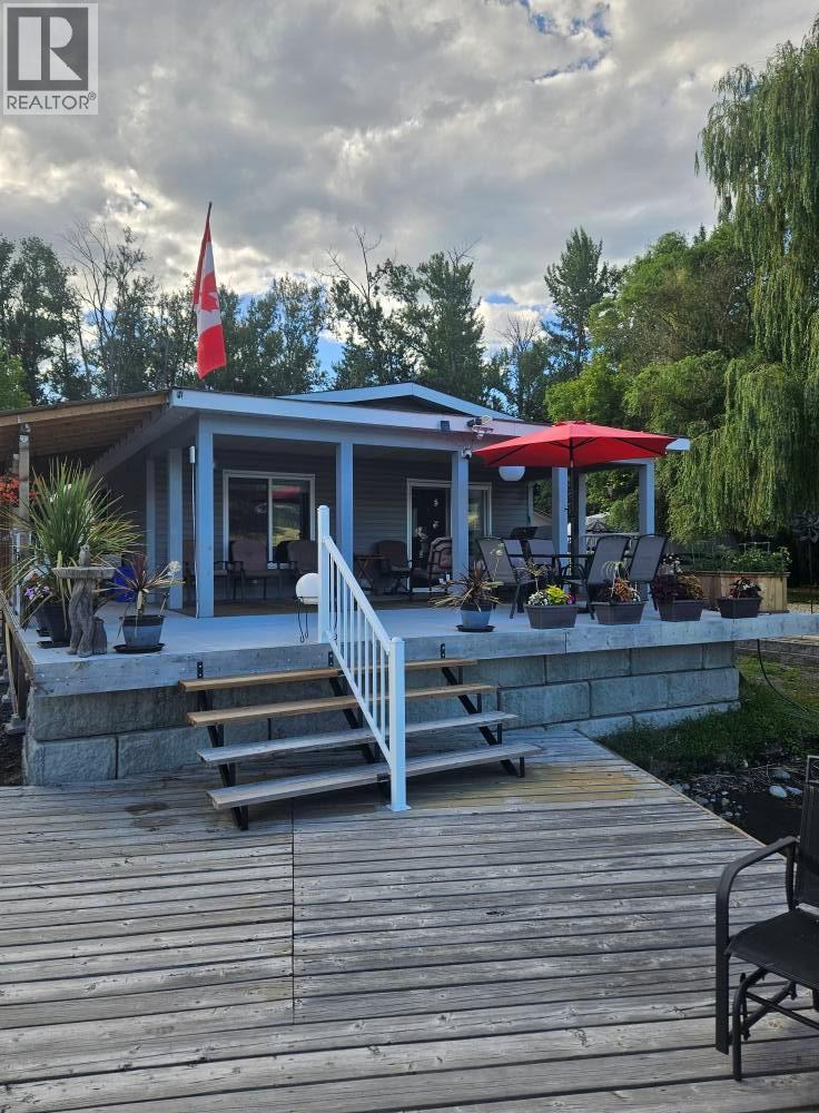 32 Victoria Rd, Vernon, BC V1H 2A9