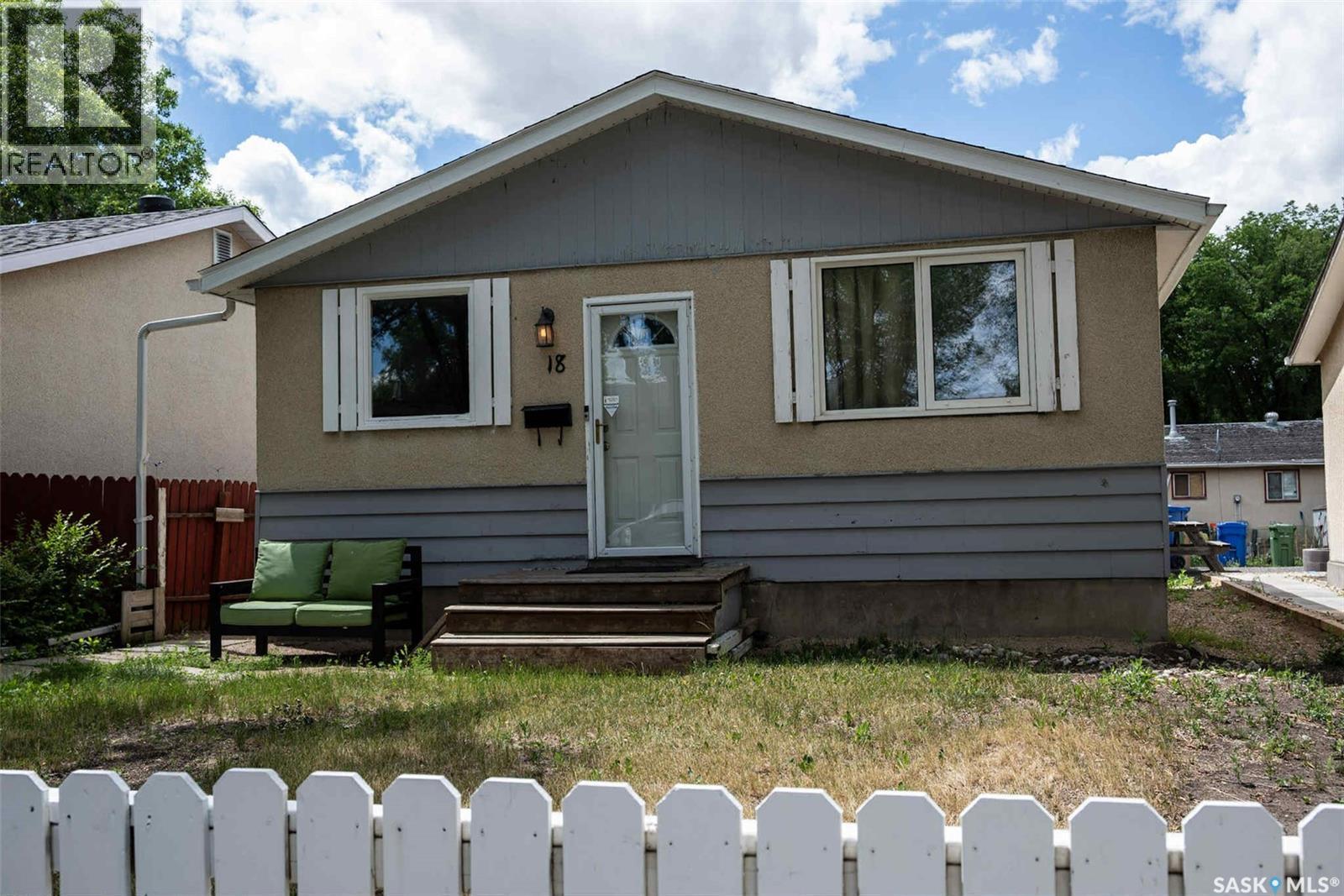 18 Marshall Cres, Regina, SK S4R 4Y7