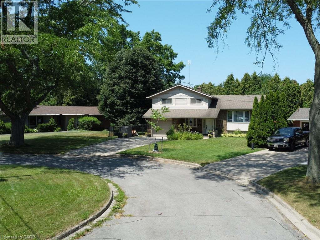 3 Colonial Ct, St. Catharines, ON L2N 2R2