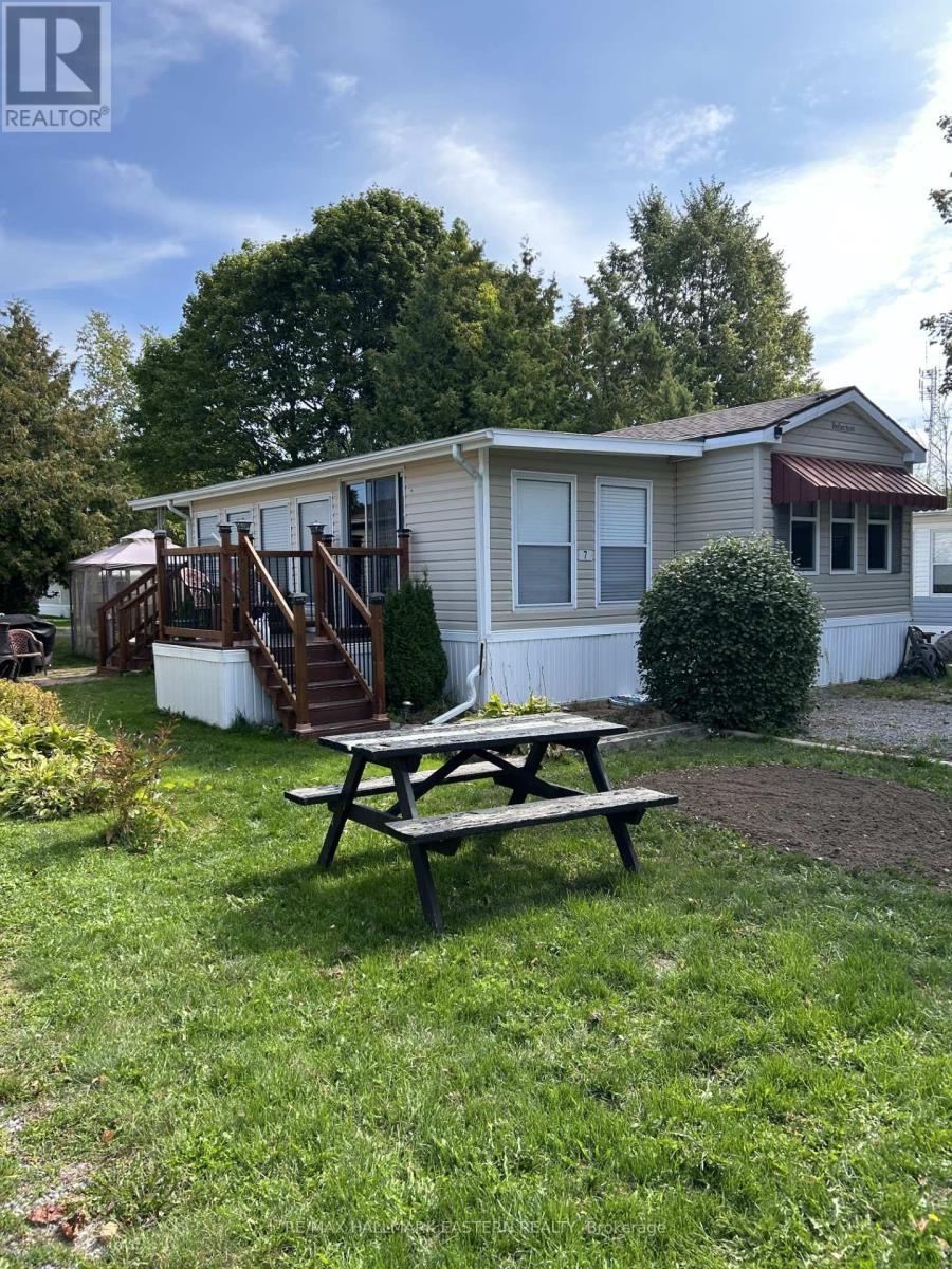 7 Hilltop Dr, Otonabee-South Monaghan, ON K0L 2G0