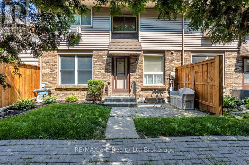 19 Lamers Ct #-1, Tillsonburg, ON N4G 4T6