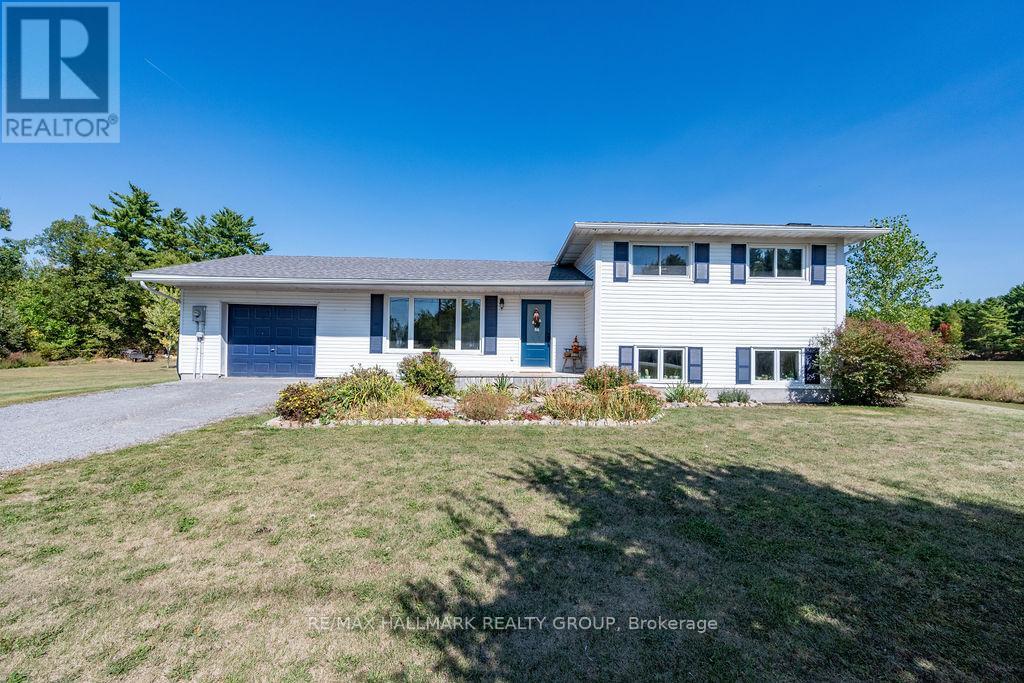 921 Mill Ridge Rd, McNab/Braeside, ON K7S 3G8
