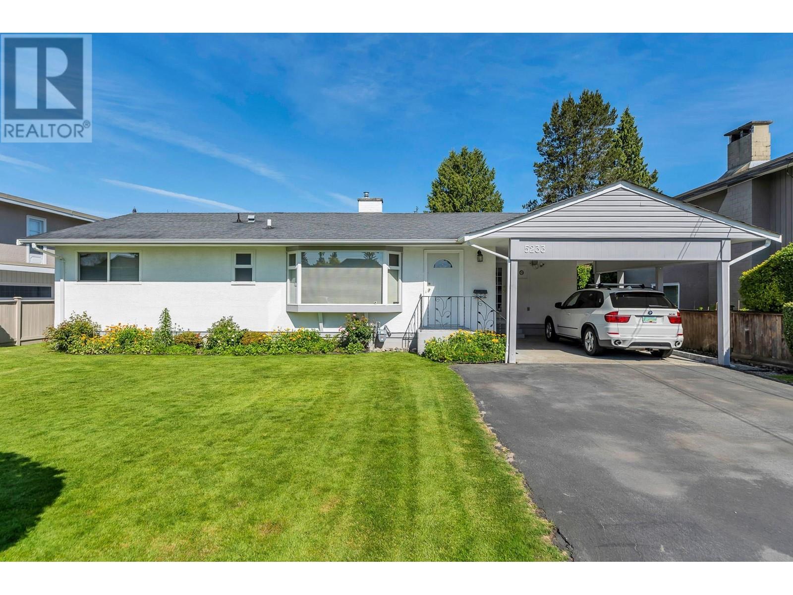 5233 Westminster Ave, Delta, BC V4K 2J4