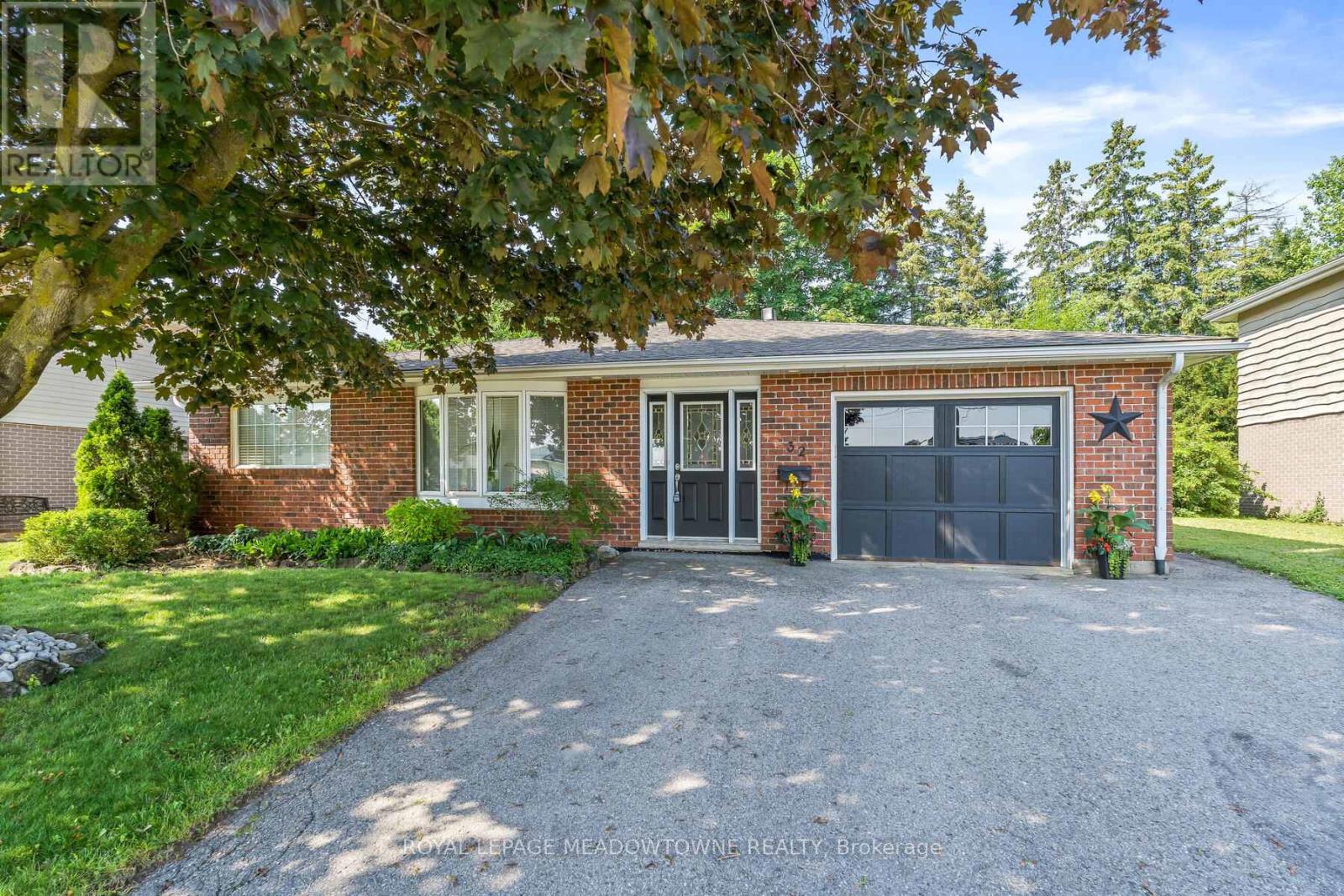 32 Joycelyn Cres, Halton Hills, ON L7G 2S4