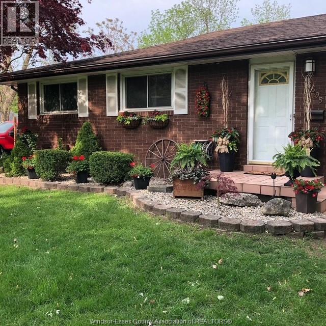 6595 Matchette, Lasalle, ON N9J 2J9