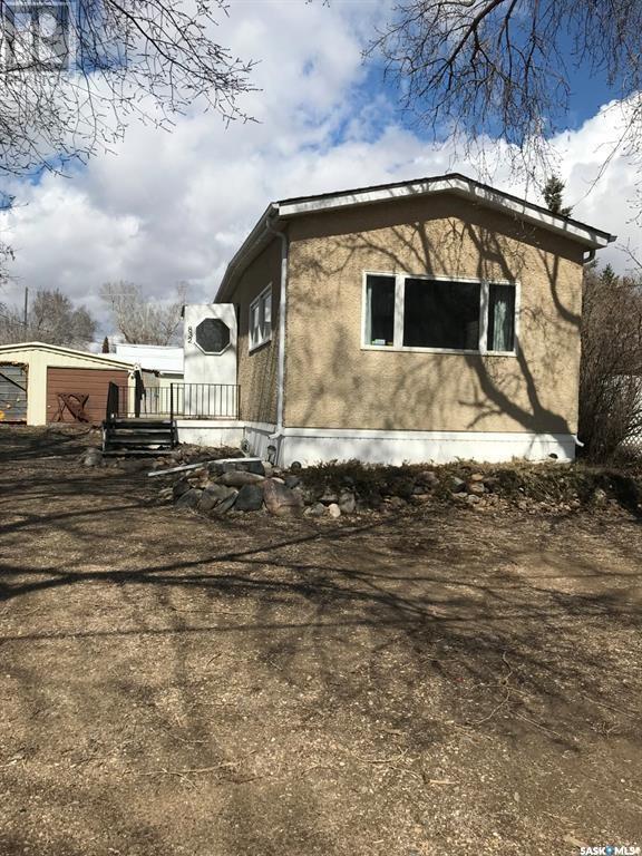 832 Beryl Ave, Oxbow, SK S0C 2B0