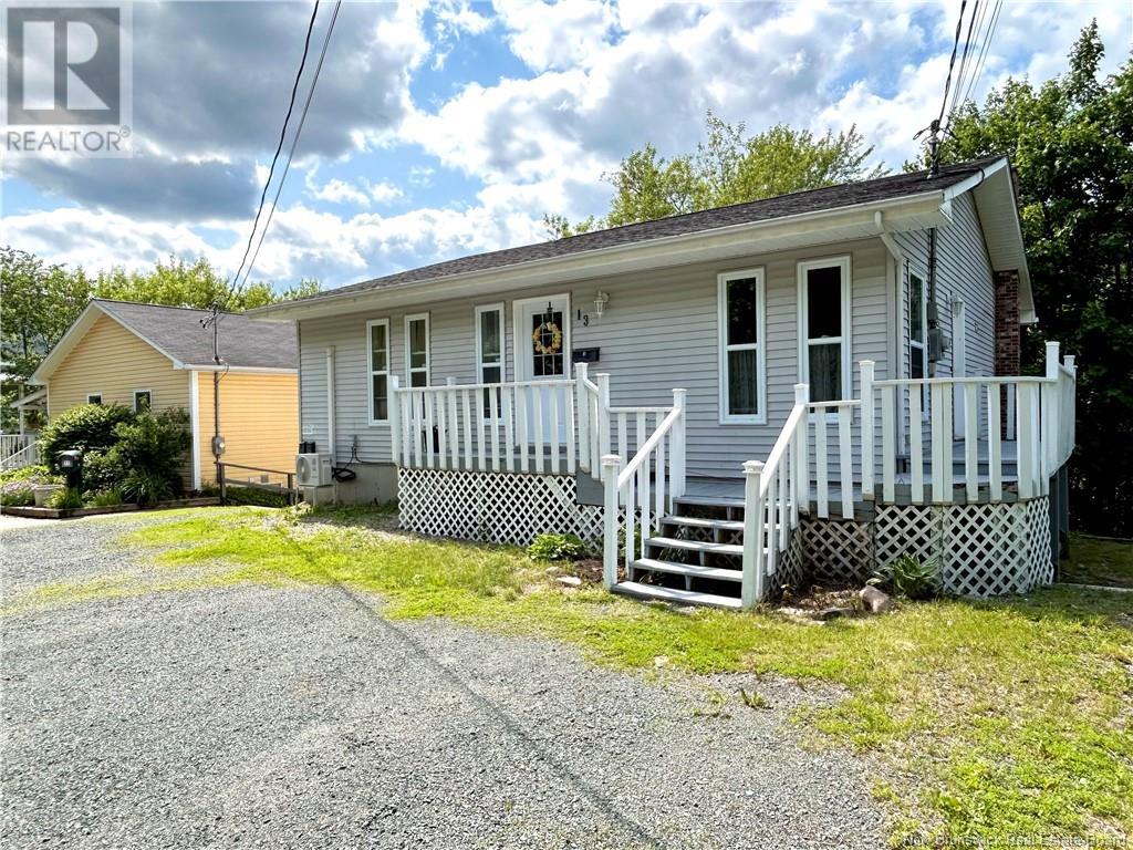 13 Hannah St, Miramichi, NB E1N 1K9